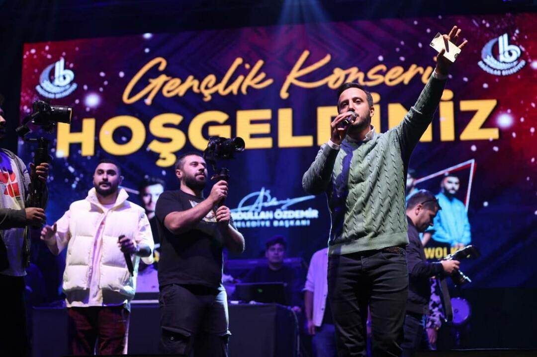 Bağcılar jaunimo koncerte Mustafa Ceceli pūtė kaip vėjas!
