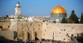 Kuo svarbi Masjid al-Aqsa? Ką veikti prie Raudų sienos?