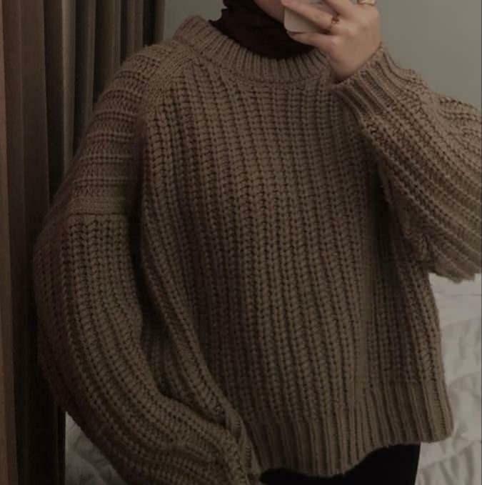 Jaukios mergaičių tendencijos megztiniai