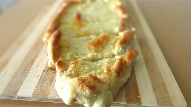 sūrio duonos desertas