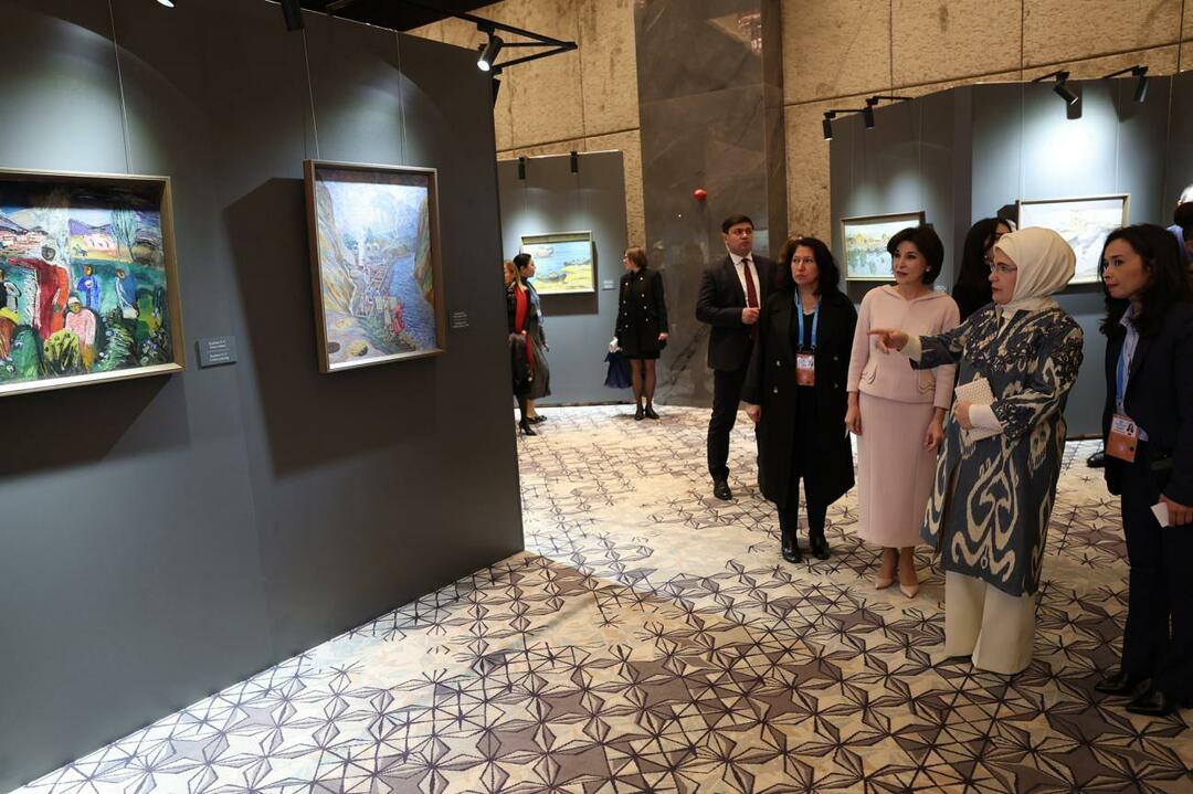Emine Erdoğan apsilankė Uzbekistano spalvų parodoje Samarkande