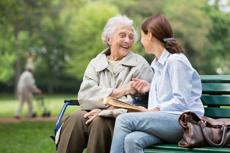 Kaip elgtis pagyvenusiems žmonėms