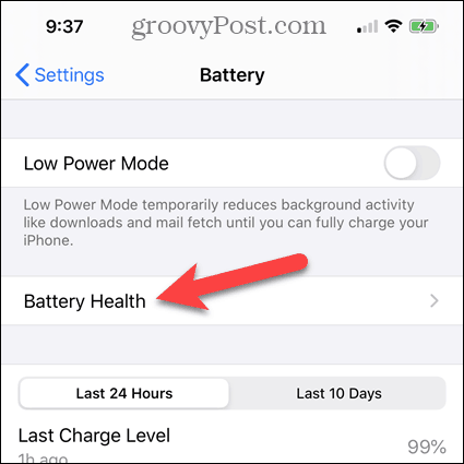 „IPhone“ akumuliatoriaus ekrane palieskite „Battery Health“