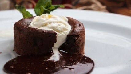 Kaip pasidaryti karšto šokolado pyragą?