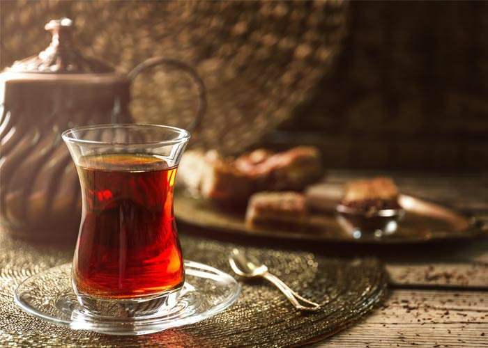 Ar geriama arbata ant sahur yra ištroškusi?