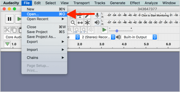 Pasirinkite Failas> Atidaryti ir eikite į vaizdo įrašo failą „Audacity“.