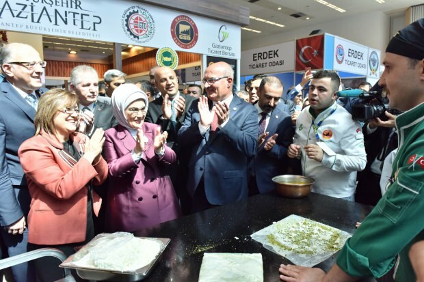 Pirmoji ledi Erdoğan lankėsi Gaziantep kabinoje