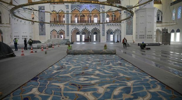 Buvo pakloti Çamlıca mečetės kilimai