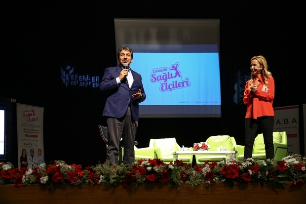 „Mustafa Sandal“ dalyvavo „Esenler“ moterų renginyje