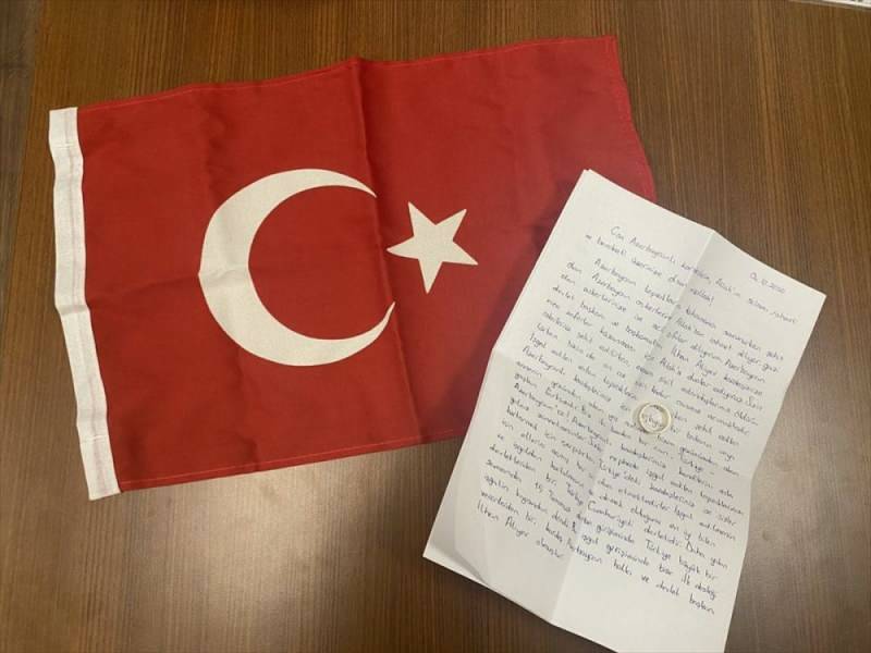 Mokytojų pora atsiuntė sužadėtuvių žiedą paremti Azerbaidžaną