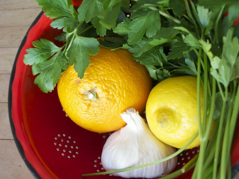 Kaip išgydyti petražolių citriną ir česnaką?
