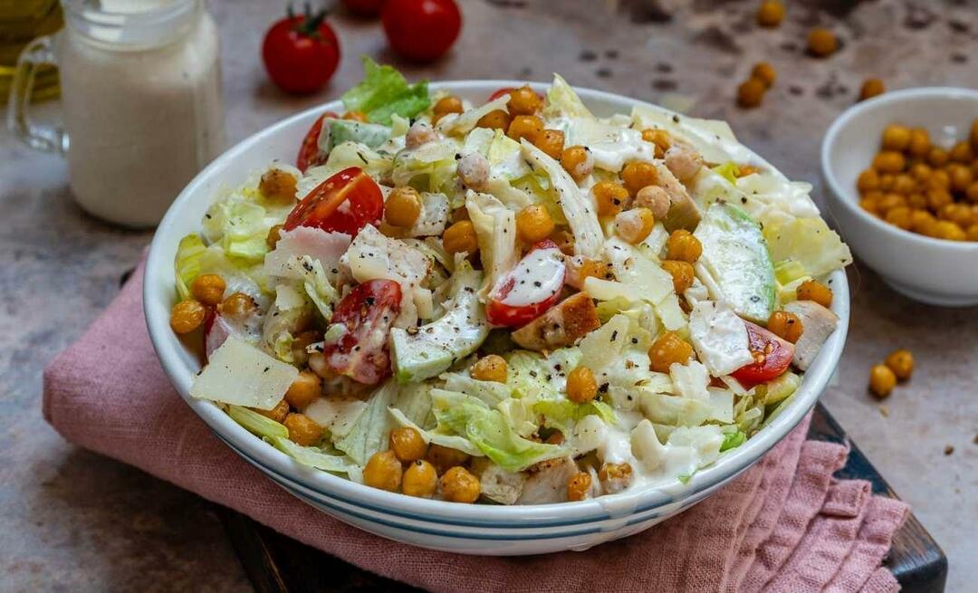 Iš kur atsiranda Cezario (Cezario) salotos? Kaip pasigaminti lengviausias cezario salotas?