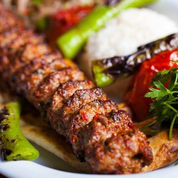 Kiek kalorijų Adana Kebabuje
