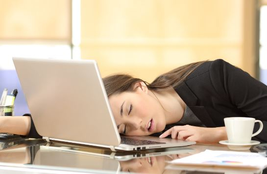 staigūs miego priepuoliai darbo aplinkoje gali sukelti per didelę miego ligą