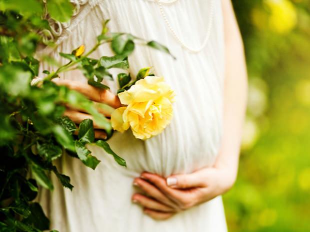 Kuo naudingi įtrūkimai ir dėmės nėštumo metu? Ar kreko kremai veikia? Apsauga nuo įtrūkimų ...