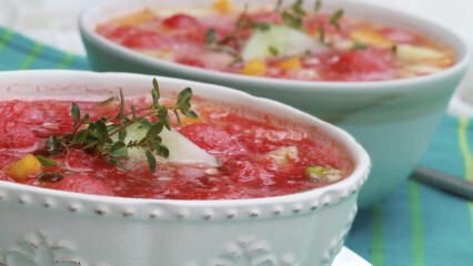 Kaip pasidaryti skanią arbūzų sriubą?