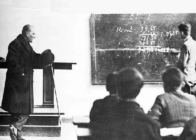 Vyriausiasis mokytojas Mustafa Kemalis Atatiurkas