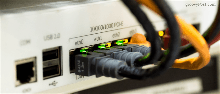 Ethernet kabeliai prijungti prie tinklo jungiklio