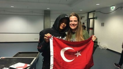 „Turkijos“ merginų iš Rihannos gestas!