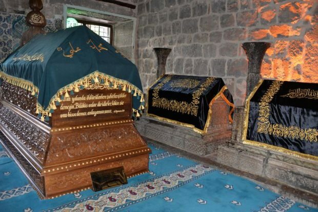 „Diyarbakır“ moterys mezgė pranašų kapus