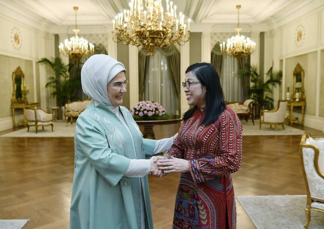 Pirmoji ponia Erdoğan ir Vietnamo ministras pirmininkas