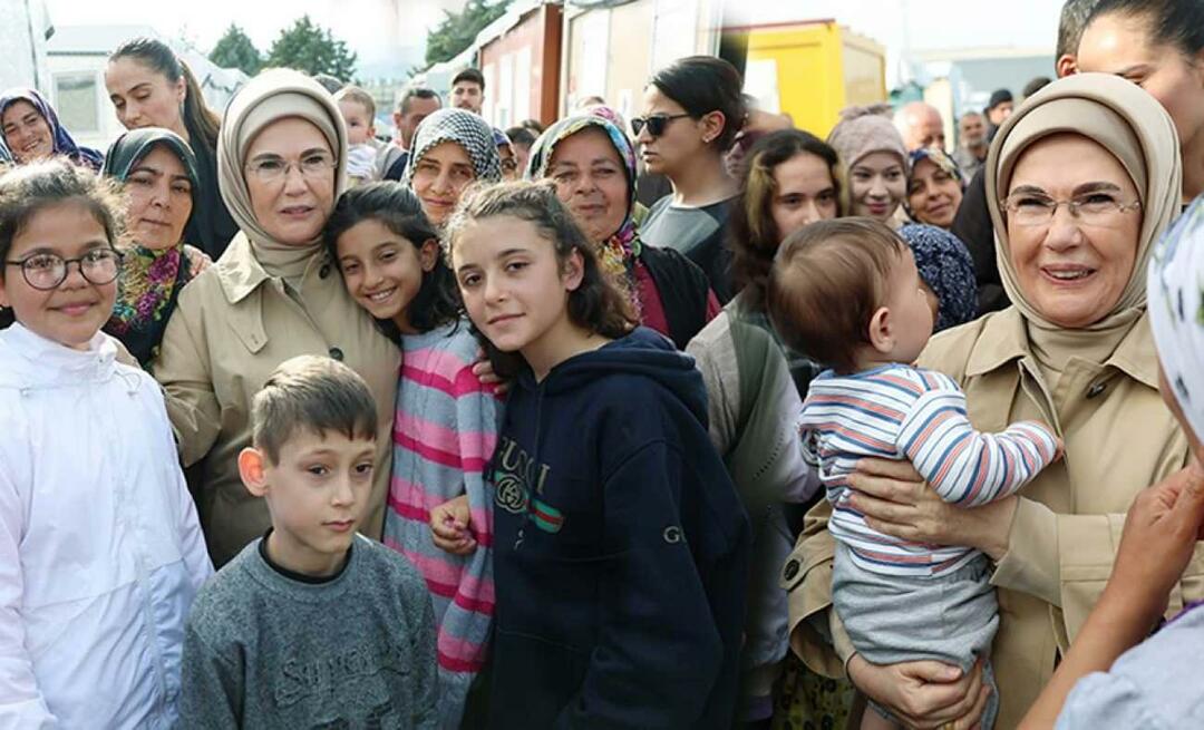 Emine Erdoğan susitiko su žemės drebėjimo aukomis Hatay mieste