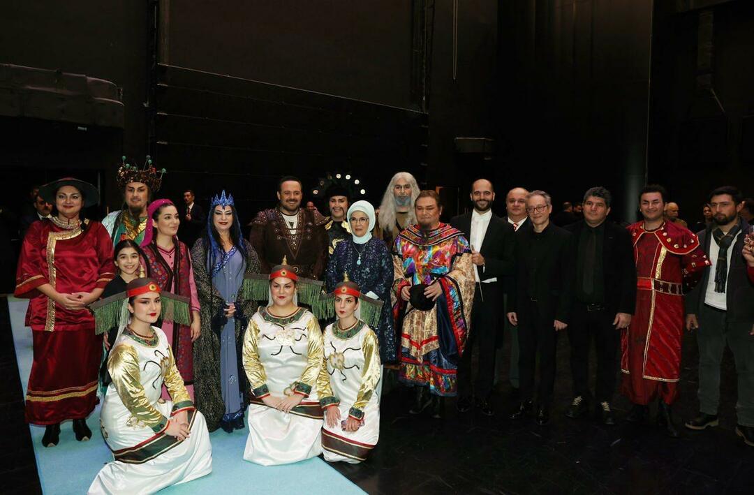 Emine Erdoğan žiūrėjo Turandot operą