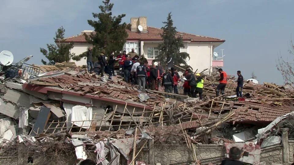Emine Erdoğan perdavė geriausius linkėjimus visiems nuo Malatijos žemės drebėjimo nukentėjusiems piliečiams