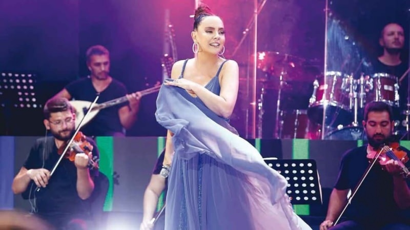 Ebru Gündeş aukos festivalio koncertas 