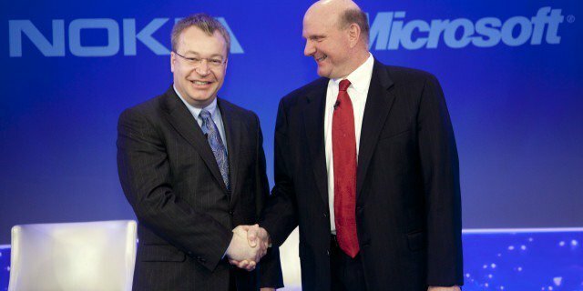 „Nokia“ generalinis direktorius Stephenas Elopas ir „Microsoft“ generalinis direktorius Steve'as Ballmeris paskelbė apie savo ketinimą kartu sukurti rinkoje pirmaujančius mobiliuosius produktus ir paslaugas skirta pasiūlyti vartotojams, operatoriams ir kūrėjams neprilygstamą pasirinkimą ir galimybes spaudos konferencijoje Londone, JK, vasario 11 d., 2011. Kadangi kiekviena įmonė sutelktų dėmesį į savo pagrindines kompetencijas, partnerystė sudarytų galimybę greitai sulaukti rinkos įvykdymo. Galimybė suburti pagrindinius produktus, tokius kaip „Nokia Maps“, „Office“, „Bing“, „Windows Live“ ir „Xbox Live“, taip pat užtikrintų tiesioginį vartotojų įsitraukimą. Be to, „Nokia“ ir „Microsoft“ planuoja dirbti kartu, kad integruotų pagrindinius išteklius ir sukurtų visiškai naują paslaugų pasiūlą, tuo pat metu išplėsdami tuos žinomus produktus ir paslaugas naujiems rinkose.