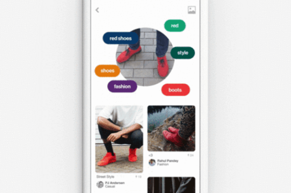 Naujasis „Pinterest“ vaizdo atradimo įrankis „Lens“ naudoja jūsų telefono kamerą fotografuodamas objektą ir ieškodamas „Pinterest“ susijusių dalykų, kurie jus gali dominti. 