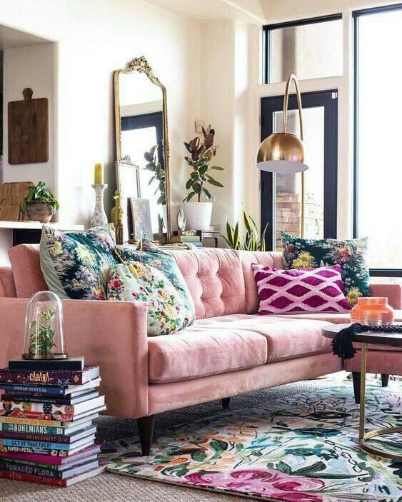 Rose šviesiai rožinės spalvos sofos komplektas 