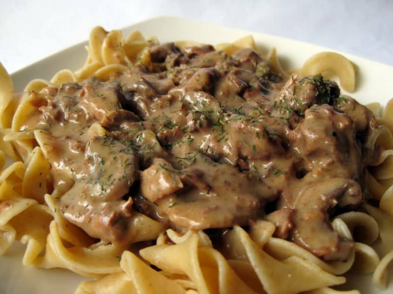 Kas yra jautienos Stroganoff ir kaip pagaminti jautieną Stroganoff? Jautienos Stroganoff ingredientai