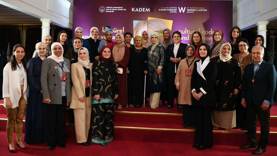 Tarptautiniame moterų ir teisingumo viršūnių susitikime kalbėjo Emine Erdoğan, NVO atstovai