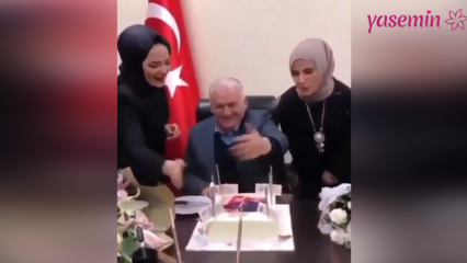 Binali Yıldırım žvakių pūtimo akimirkos sukrėtė socialinę žiniasklaidą!