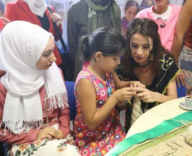 Songül Öden susitiko su Sirijos moterimis
