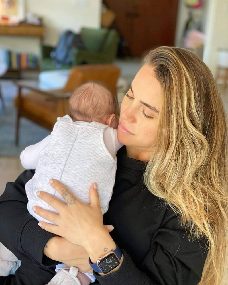 Aktorės Ceyda Ateş pasikeitimas po to, kai ji paėmė savo kūdikį ant rankų!
