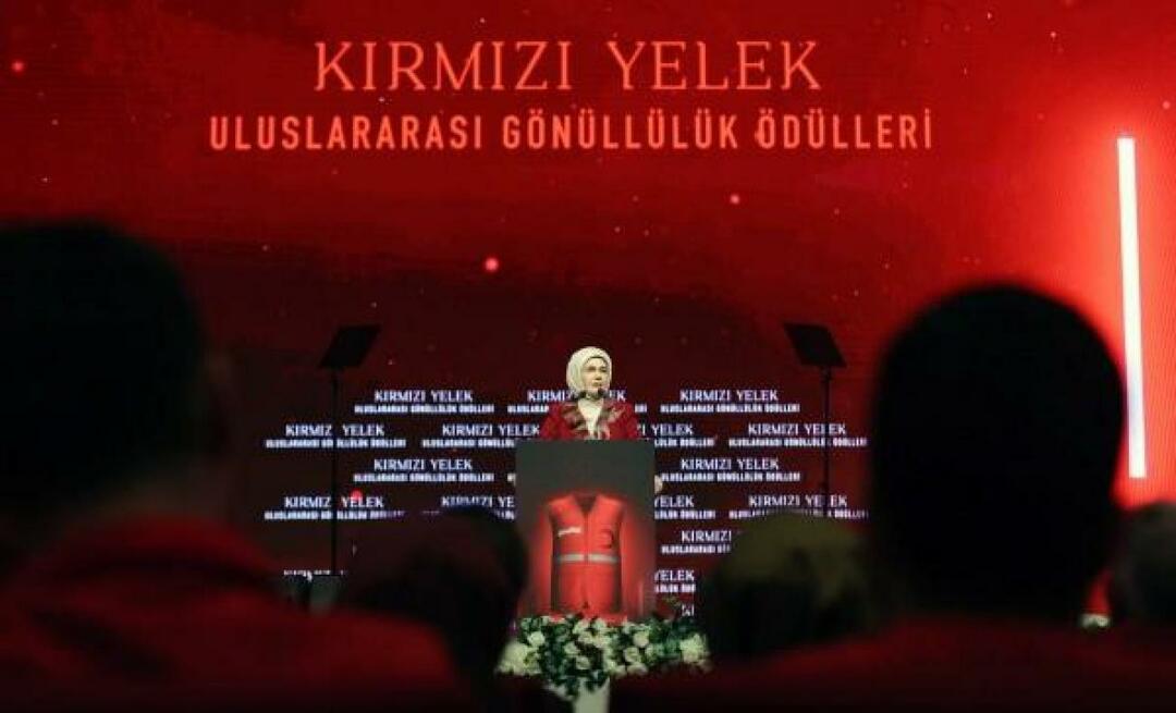 Emine Erdoğan pasidalijo apie Kızılay „Raudonųjų liemenių tarptautinę savanoriškos veiklos apdovanojimo ceremoniją“