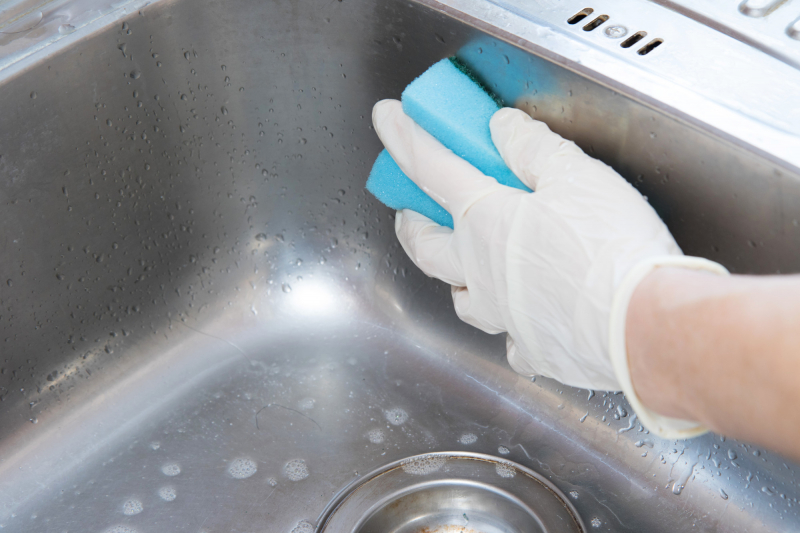 Kaip išvalyti virtuvės kriauklę? Galutinis sprendimas, dėl kurio virtuvės kriauklė švyti