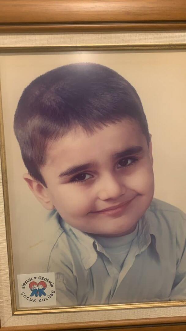 CZN Burako Özdemiro vaikystės nuotrauka 