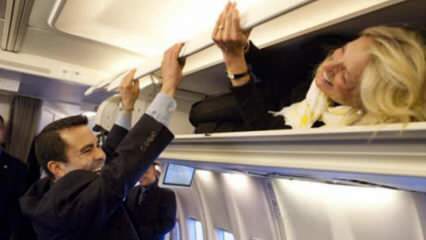 Balandžio 1-osios Jill Biden pokštas žurnalistams lėktuve!