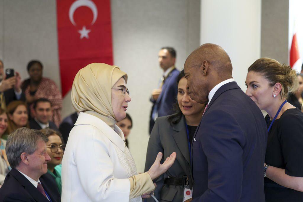 Emine Erdoğan link pasaulinio nulinio atliekų judėjimo programos dalijimosi socialine žiniasklaida