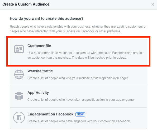 Kurdami „Facebook“ tinkintą el. Pašto auditoriją, pasirinkite „Kliento failas“.