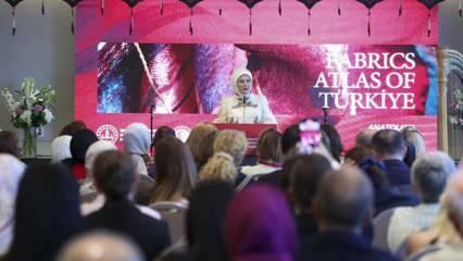 Pirmoji ponia Erdogan Niujorke susitiko su lyderių žmonomis: Anatolijos audiniai buvo apakinti