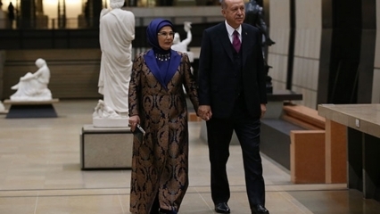 Osmanų detalė pirmosios ponios Erdogan suknelėje!