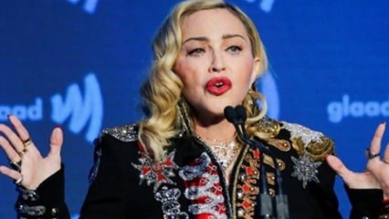 Madonna nepaisė perspėjimų! Plaukė Palestinos vėliava!