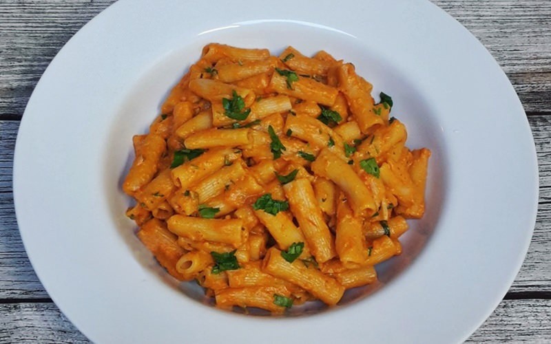 Kaip gaminami Gigi Hadid makaronai? Gigi Hadid pomidorų makaronų receptas