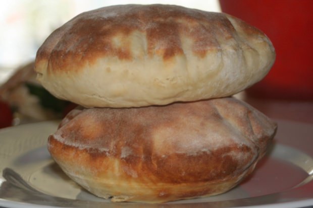 Kaip pasidaryti pūkuotą pita duoną? Pita duonos kepalas