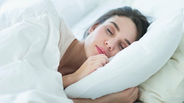 Kokios yra prakaitavimo priežastys nakties miego metu? Kuo naudingas prakaitavimas?