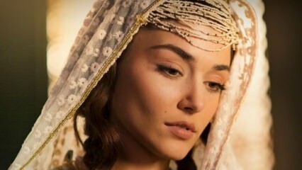 Ryškūs kadrai iš Hande Erçel, vieno iš filmo „Mevlana“, „Mest-i Aşk“ aktorių!